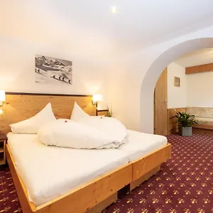 hotel-garni-tyola.ischgl-hotels.net/