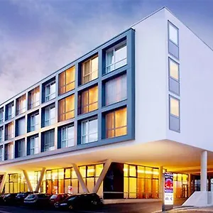 Hotel Leonardo Salzburg Airport
