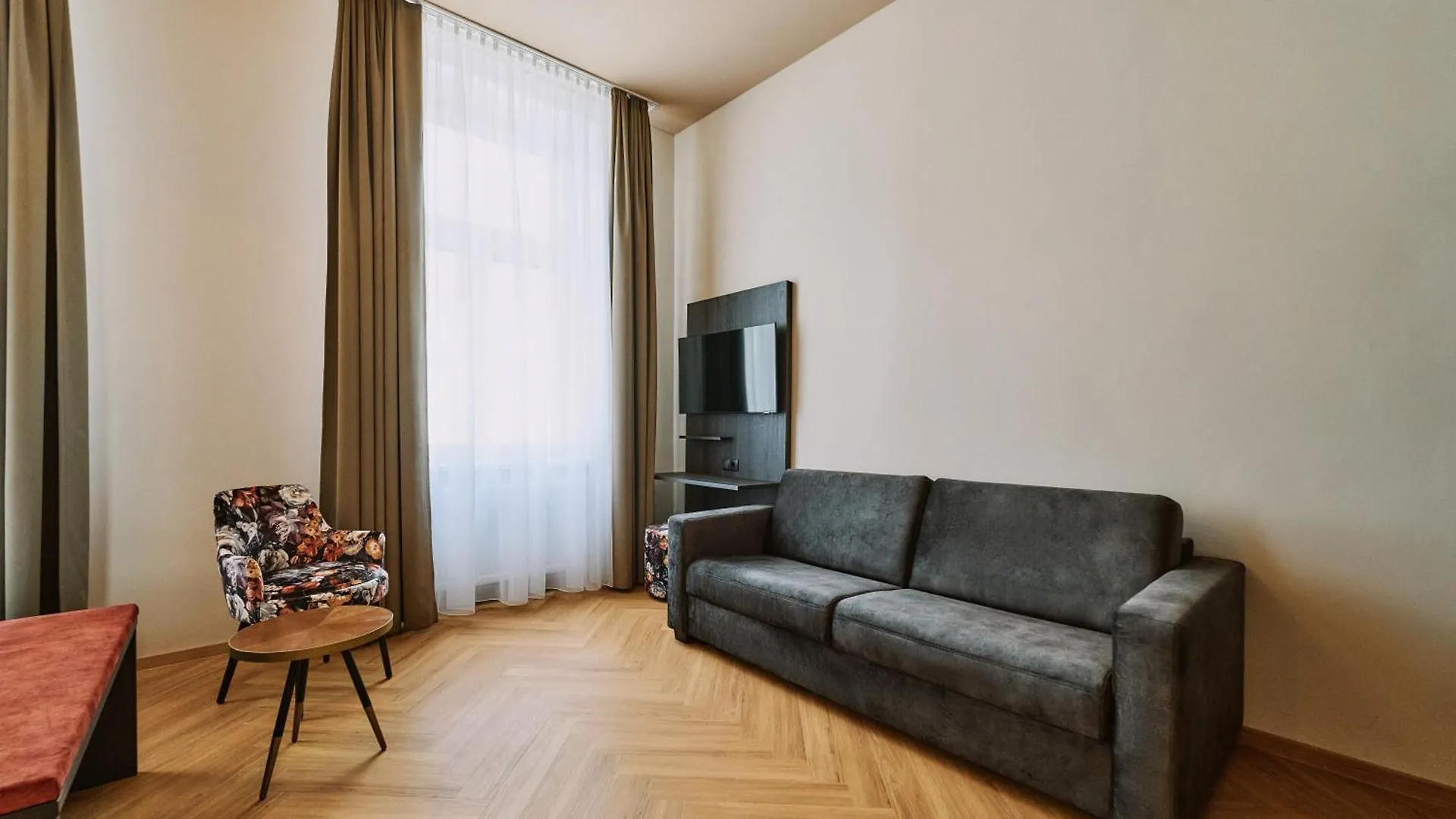 Urban Rooms Rathaus - Self Check-In Viyana 4*,  Avusturya