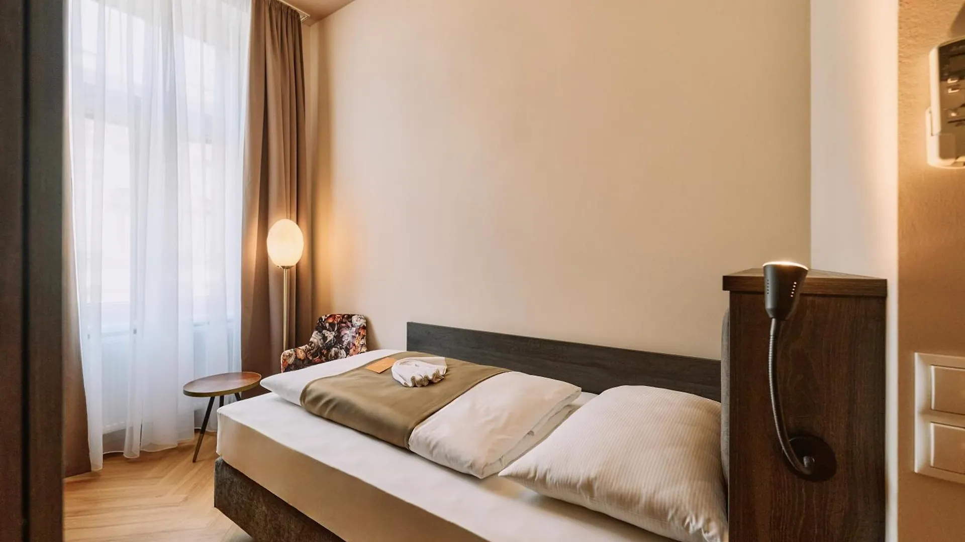 Urban Rooms Rathaus - Self Check-In Viyana