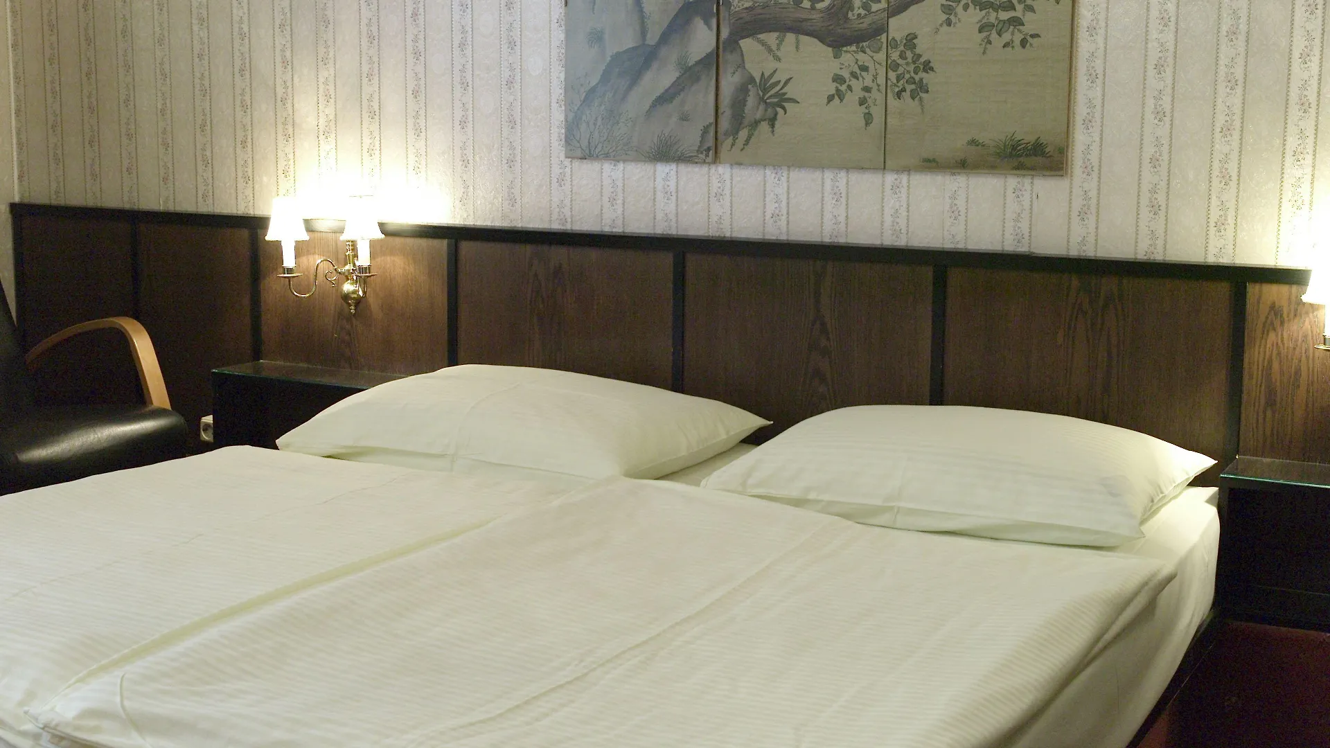 Urban Rooms Rathaus - Self Check-In Wien 4*,